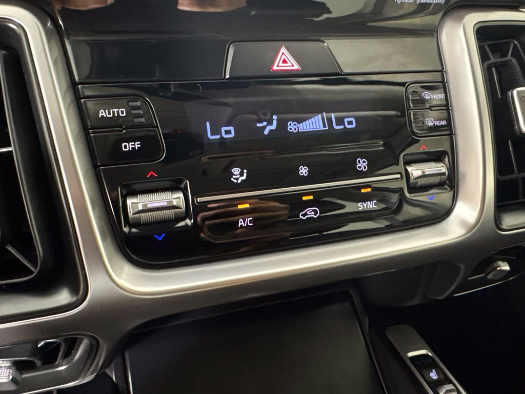 Used 2023 Kia Sorento S w/ Panoramic Sunroof Package FWD image 32