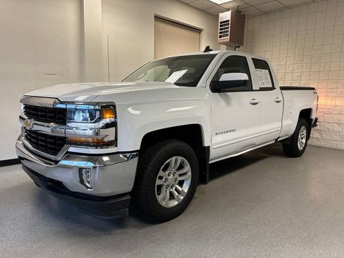 Used 2018 Chevrolet Silverado 1500 LT w/ All Star Edition AWD/4WD image 2