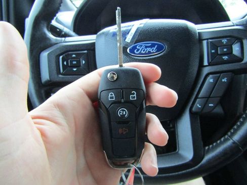 Used 2018 Ford F150 XLT w/ Equipment Group 302A Luxury AWD/4WD image 40