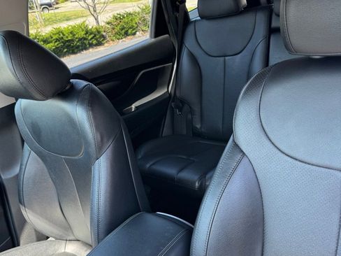 Used 2019 Hyundai Santa Fe SE AWD/4WD image 12