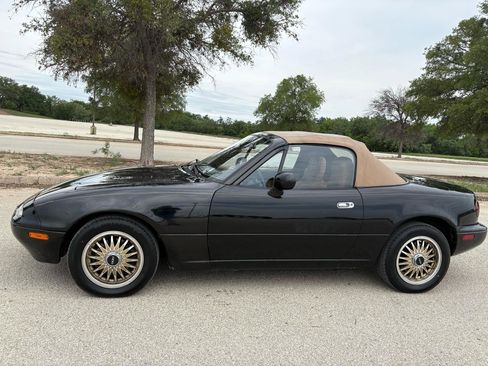 Used 1995 MAZDA MX-5 Miata RWD image 8