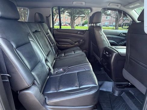 Used 2020 Chevrolet Suburban LT w/ Luxury Package AWD/4WD image 12