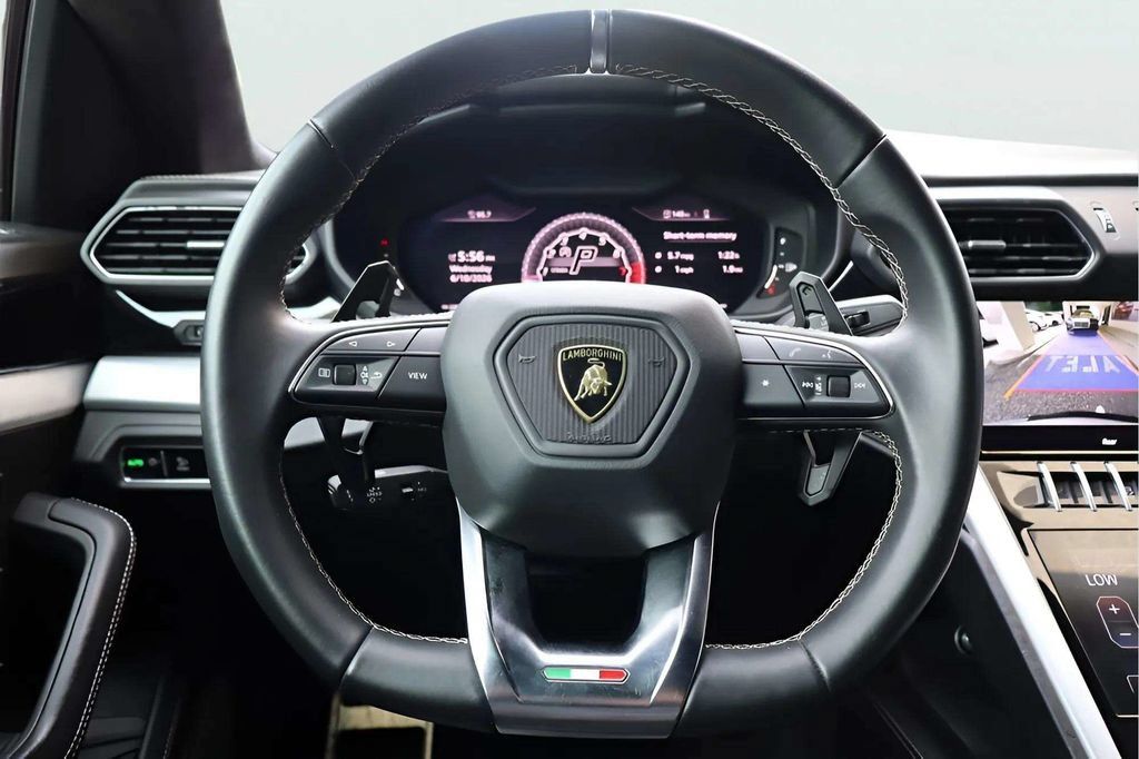 Used 2021 Lamborghini Urus AWD/4WD image 10