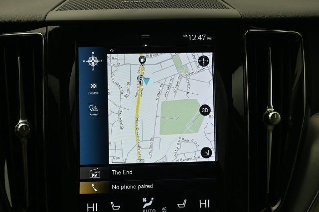 Used 2019 Volvo XC60 T5 Momentum w/ Multimedia Package FWD image 16