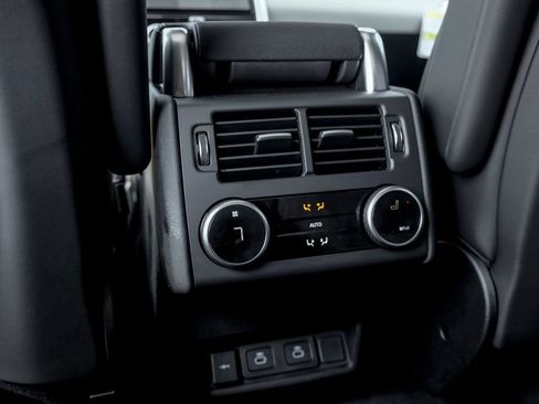 New 2026 Land Rover Discovery Limited Edition AWD/4WD image 17