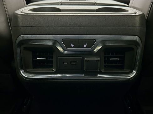 Used 2021 Chevrolet Silverado 1500 High Country RWD image 32