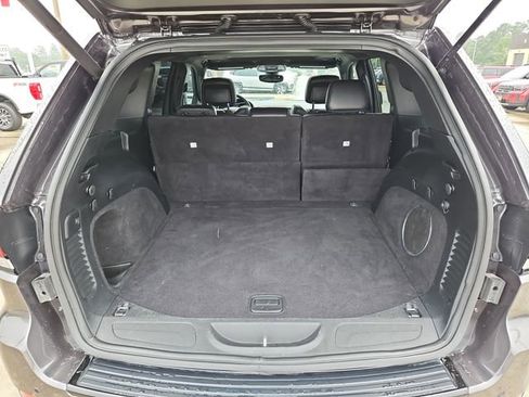 Used 2018 Jeep Grand Cherokee Altitude RWD image 15