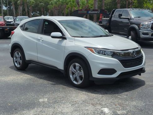 Certified 2022 Honda HR-V LX image 3