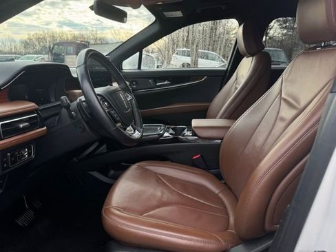 Used 2023 Lincoln Nautilus Reserve w/ Luxury Package image 16