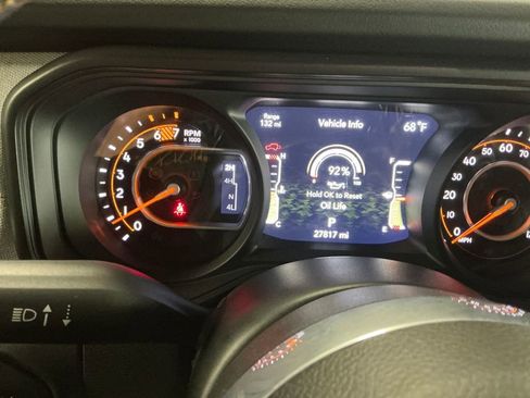 Certified 2025 Jeep Wrangler Unlimited Sahara AWD/4WD image 21