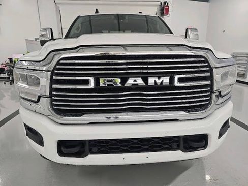 Used 2023 RAM 2500 Laramie AWD/4WD image 9