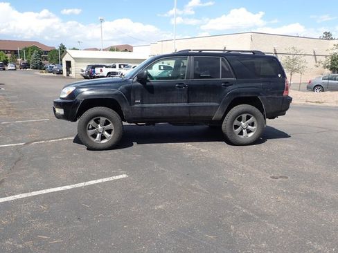 Used 2005 Toyota 4Runner SR5 RWD image 2