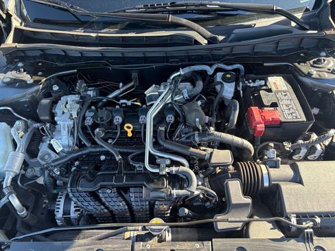 Used 2025 Nissan Altima 2.5 SV image 31