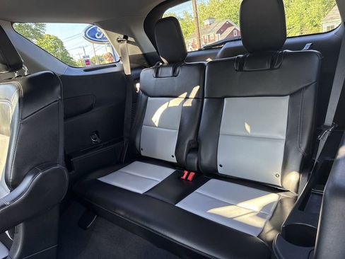Used 2023 Ford Explorer XLT w/ Equipment Group 202A AWD/4WD image 24