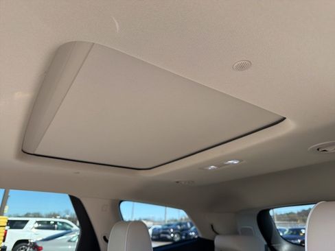 Used 2023 Buick Enclave Avenir w/ Avenir Technology Package image 15