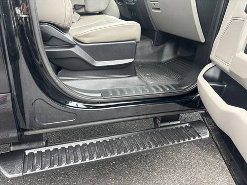 Used 2018 Ford F250 XL w/ Power Equipment Group AWD/4WD image 14