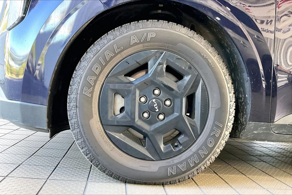 Used 2026 Kia Carnival FWD image 29