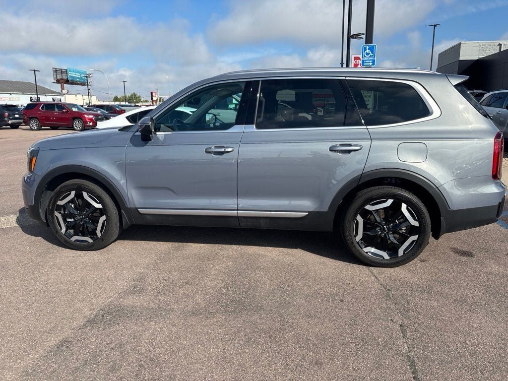 Used 2024 Kia Telluride S FWD image 8