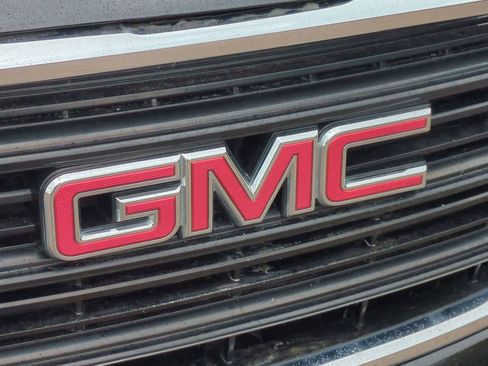 Used 2018 GMC Terrain SLE w/ Driver Convenience Package FWD image 29