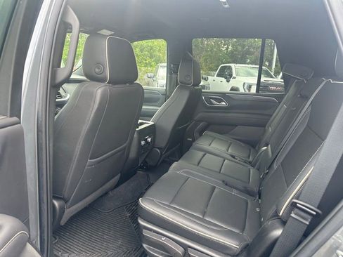Used 2022 GMC Yukon SLT AWD/4WD image 5