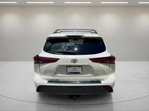 Used 2020 Toyota Highlander Limited AWD/4WD image 4