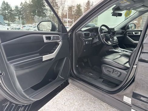 Certified 2021 Ford Explorer XLT w/ Equipment Group 202A image 15