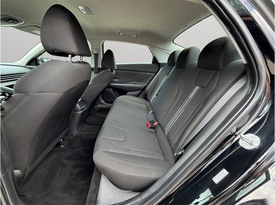 Used 2023 Hyundai Elantra SEL FWD image 32