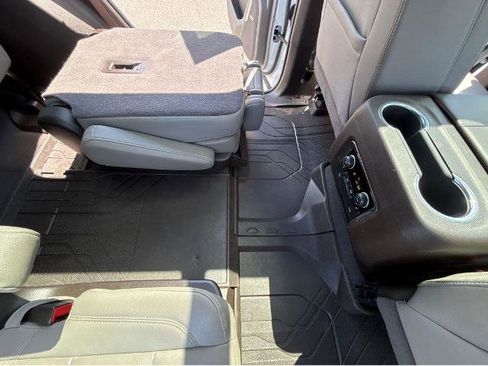 Used 2022 Chevrolet Tahoe LT w/ LT Signature Package AWD/4WD image 13