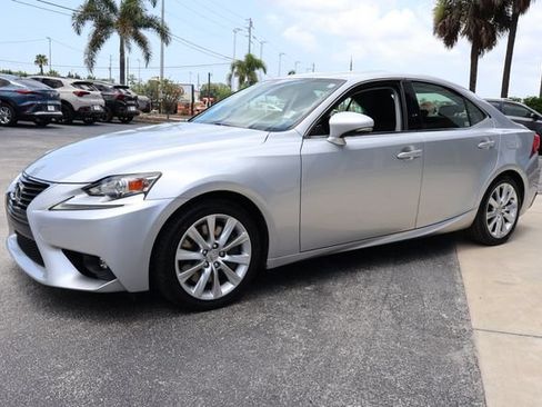 Used 2016 Lexus IS 200t RWD image 4