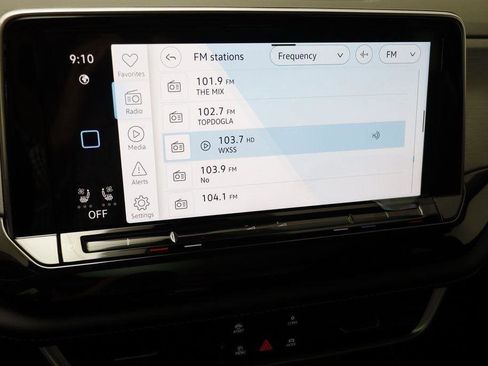 New 2026 Volkswagen Atlas Cross Sport SE image 9