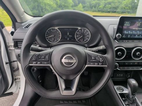 Used 2024 Nissan Sentra SV FWD image 12