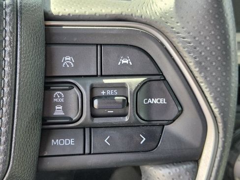 Used 2025 Toyota 4Runner SR5 RWD image 22