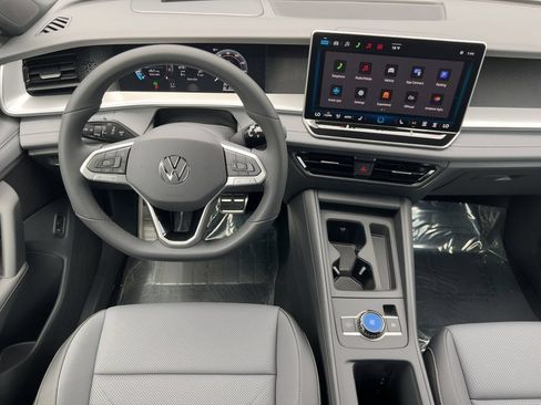 New 2026 Volkswagen Tiguan SE R-Line AWD/4WD image 5