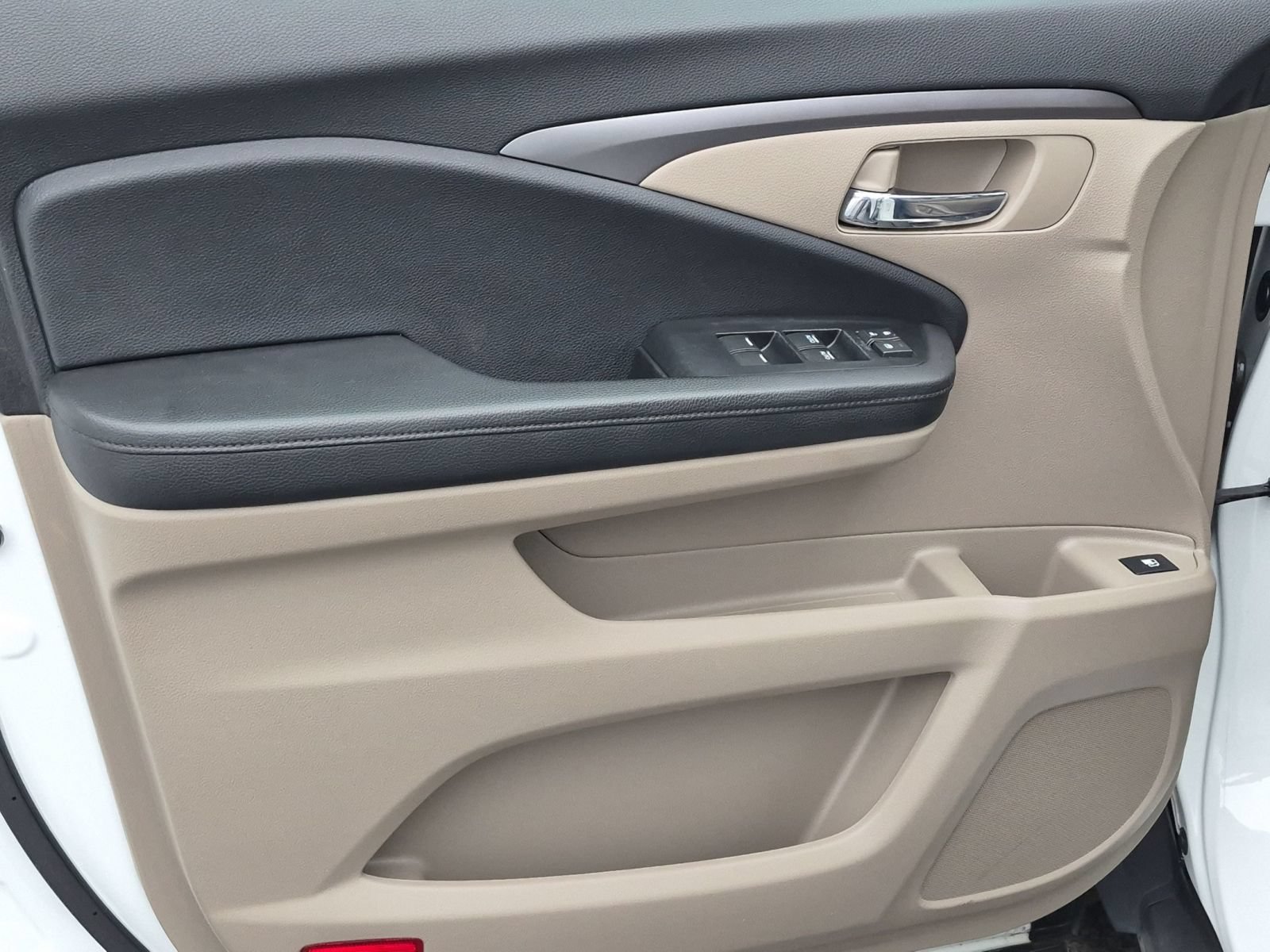 Used 2021 Honda Pilot EX image 12
