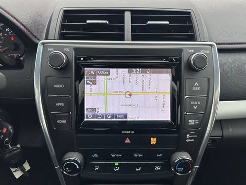 Used 2016 Toyota Camry SE w/ Moonroof Package image 18