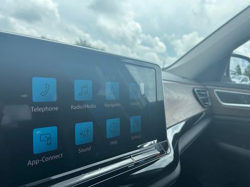 New 2026 Volkswagen Atlas SE image 11