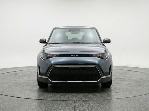 Used 2025 Kia Soul LX w/ LX Technology Package FWD image 2