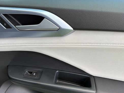 New 2026 Volkswagen Taos SE AWD/4WD image 15