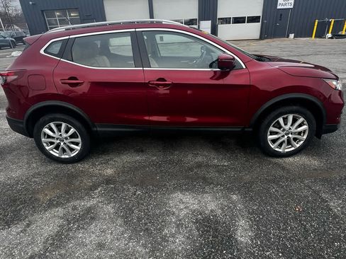 Used 2022 Nissan Rogue Sport SV w/ Technology Package image 6