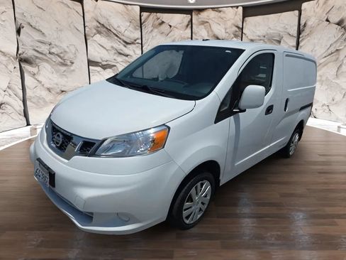 Used 2017 Nissan NV200 SV w/ Technology Package FWD image 1