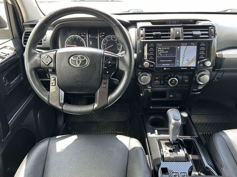 Used 2022 Toyota 4Runner TRD Off-Road Premium w/ Moonroof Package AWD/4WD image 10