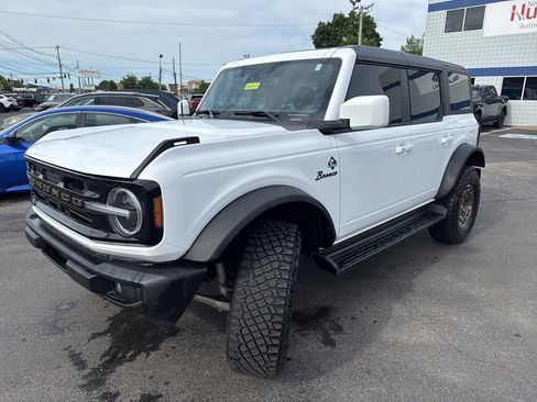 Used 2025 Ford Bronco Outer Banks AWD/4WD image 7