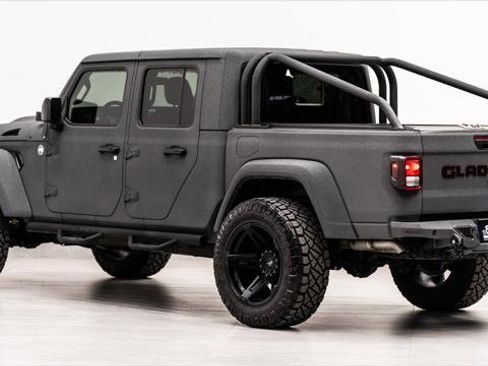 Used 2025 Jeep Gladiator Sport AWD/4WD image 10
