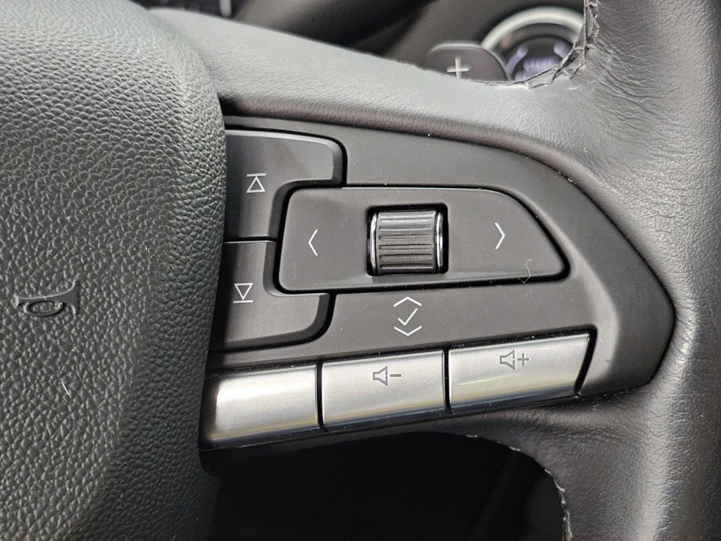 Used 2023 Cadillac XT4 Premium Luxury w/ Technology Package AWD/4WD image 42