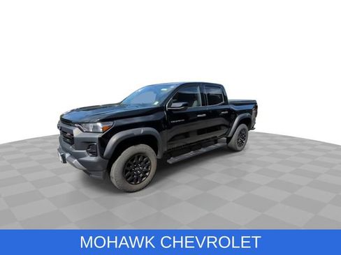Certified 2023 Chevrolet Colorado Trail Boss w/ Technology Package AWD/4WD image 4