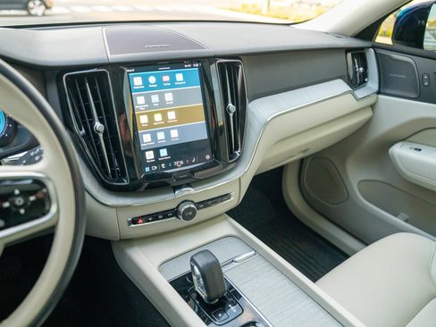 Used 2024 Volvo XC60 B5 Plus w/ Protection Package Premier image 15