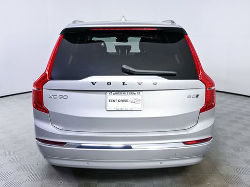 Certified 2025 Volvo XC90 B5 Core AWD/4WD image 30