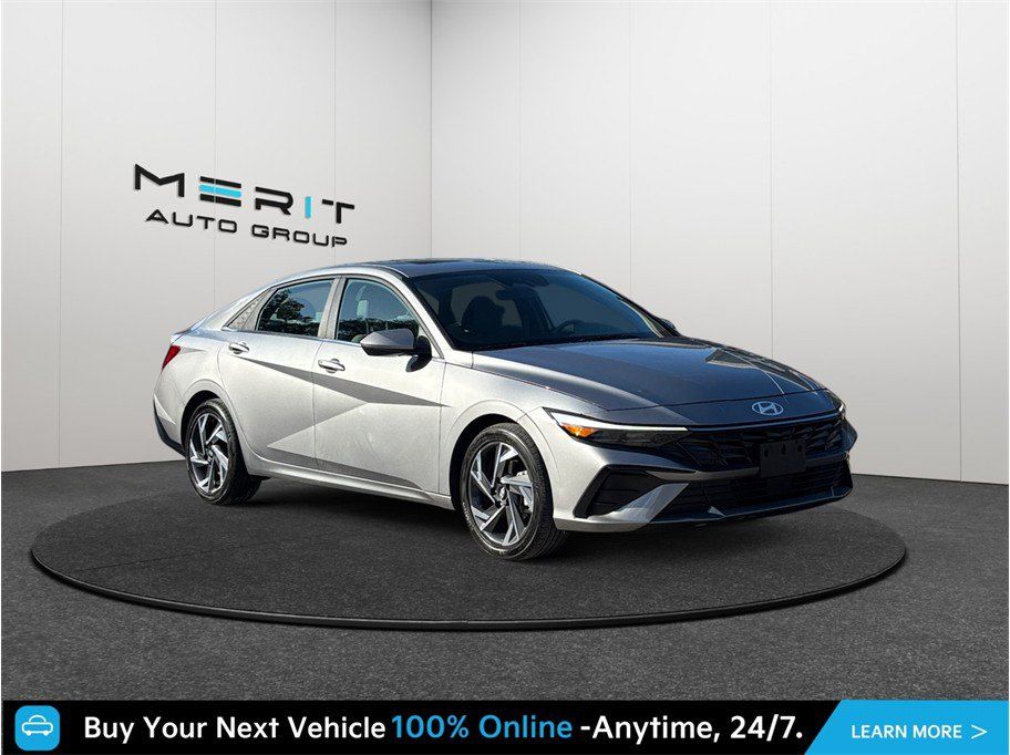 Used 2025 Hyundai Elantra SEL FWD image 1