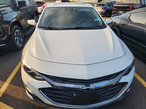 Used 2024 Chevrolet Malibu LT w/ Sport Edition image 2