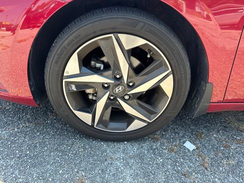 Used 2023 Hyundai Elantra SEL w/ Convenience Package FWD image 8